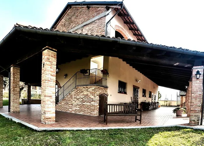 Azienda Agricola Tenuta Del Barone Bauernhof Calliano (Piedmont)